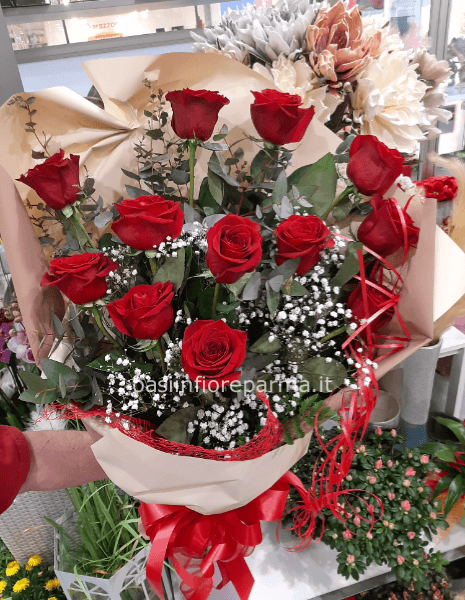 Mazzo rose con gissofila 